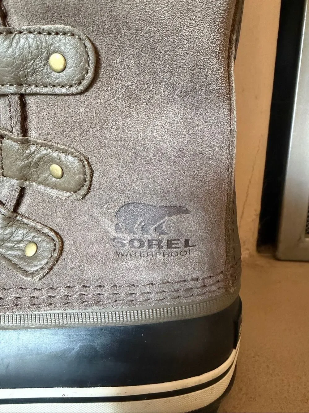 Sorel Joan of Arctic women’s waterproof winter boots in size 5.5